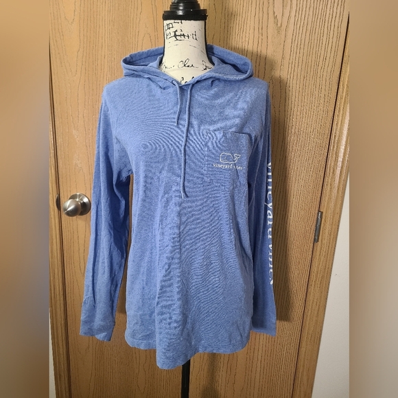 Vineyard Vines whale graphic print hooded long sleeve preppy top - Picture 1 of 3